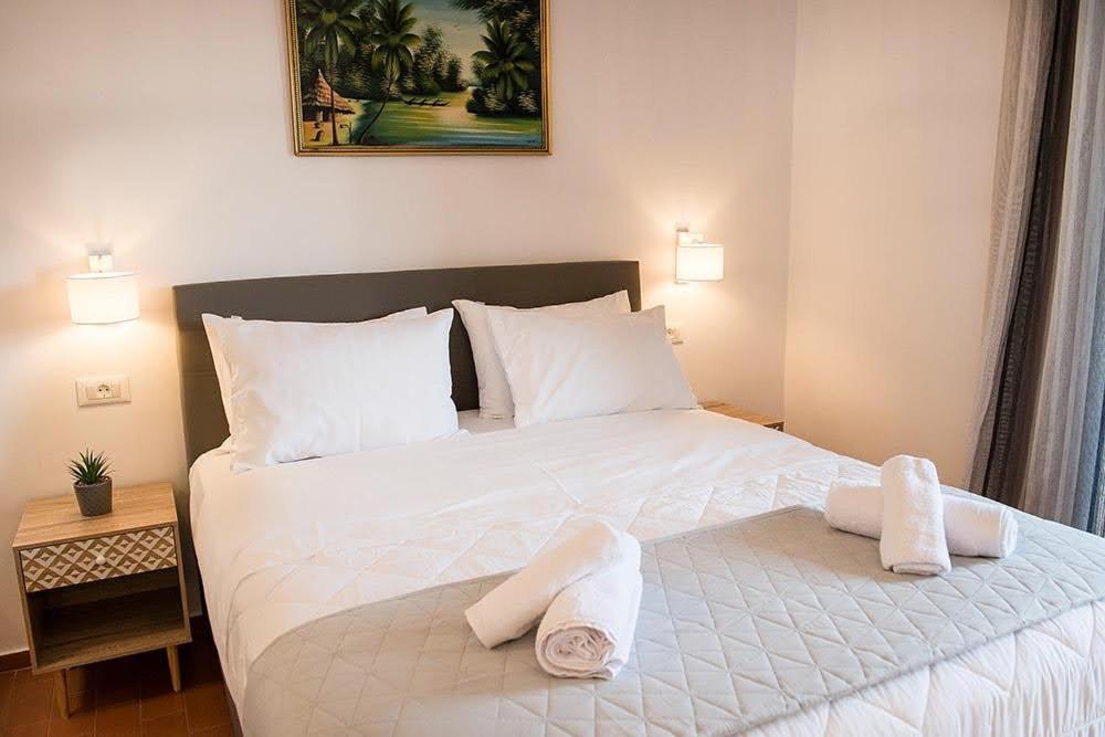 Sophie'S Apartment 1&2 Poros Town エクステリア 写真